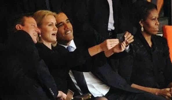 Obama takes a selfie at Mandela funeral